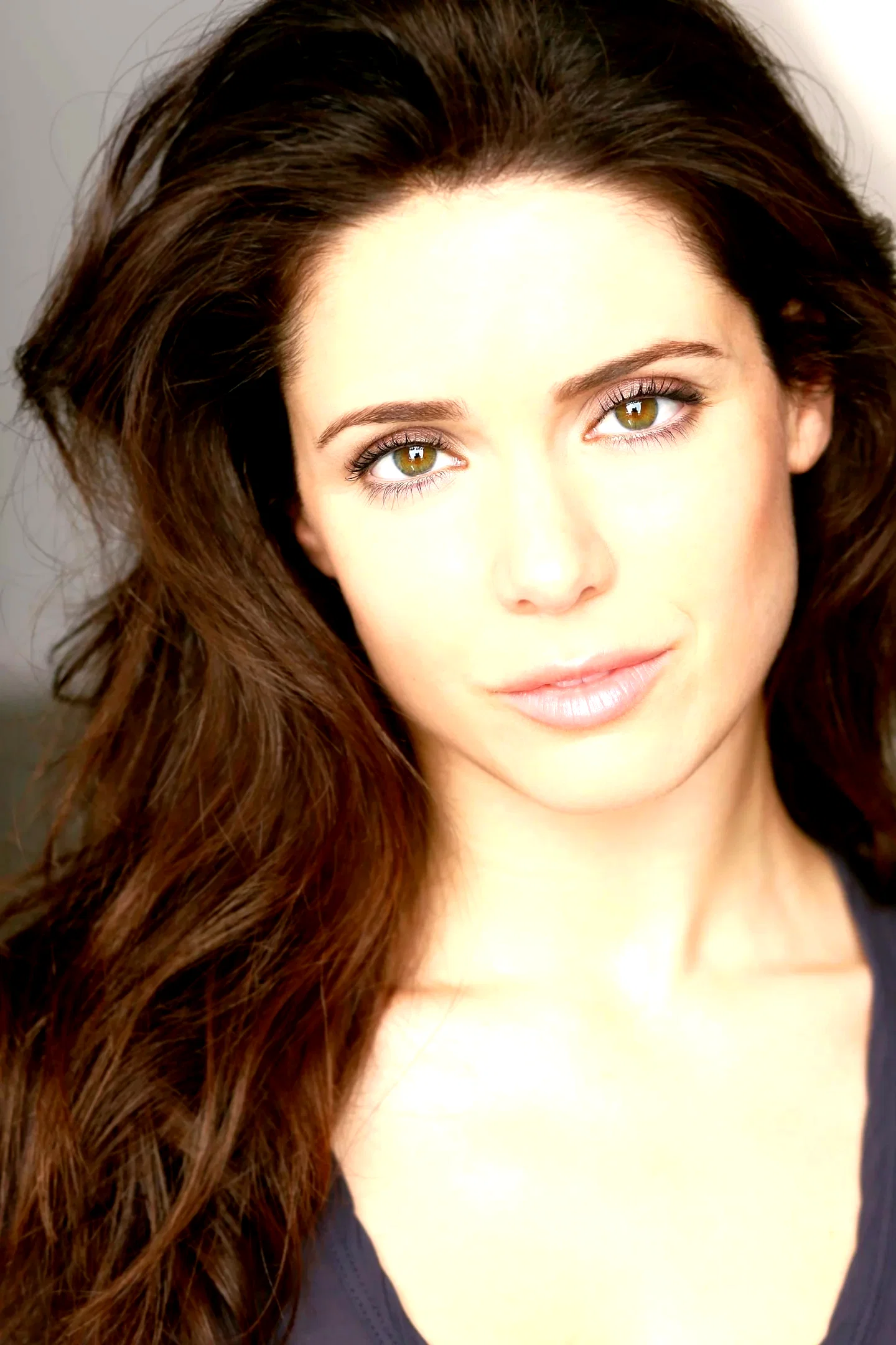  Ali Cobrin