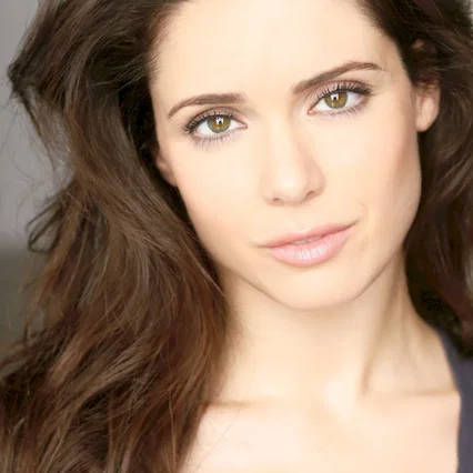  Ali Cobrin