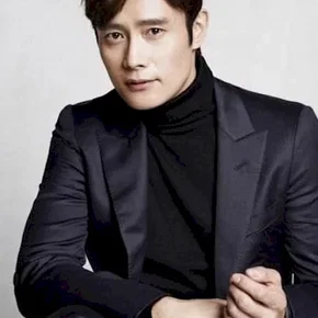 Photo star :  Lee Byung-hun