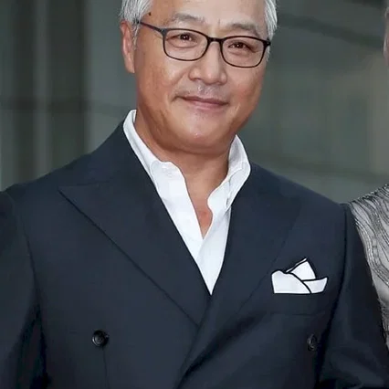  Lee Kyung-young