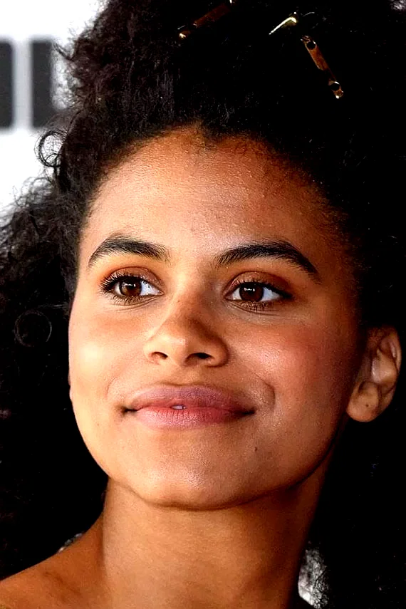  Zazie Beetz