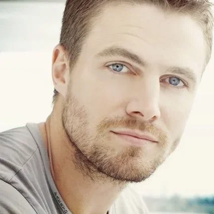 Stephen Amell