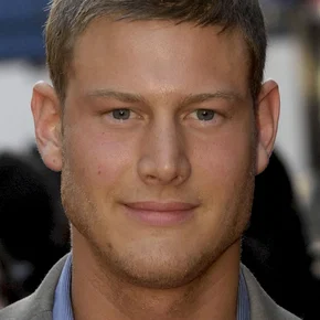 Photo star : Tom Hopper