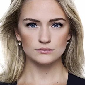 Photo star :  Alicia Agneson