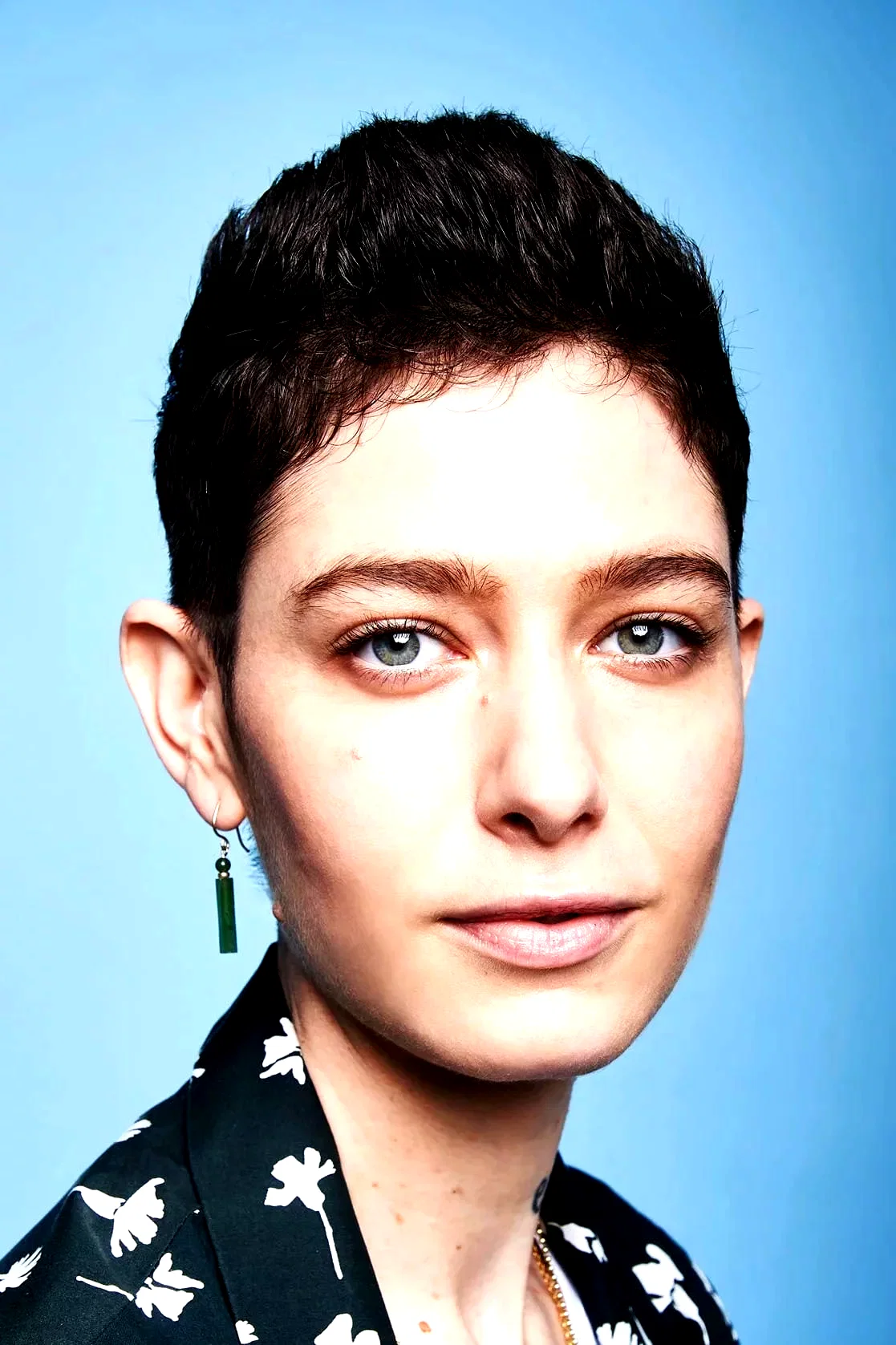  Asia Kate Dillon
