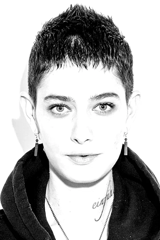  Asia Kate Dillon
