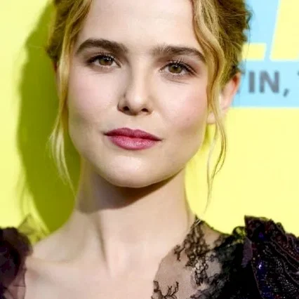 Zoey Deutch