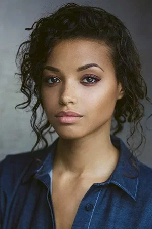  Ella Balinska photo