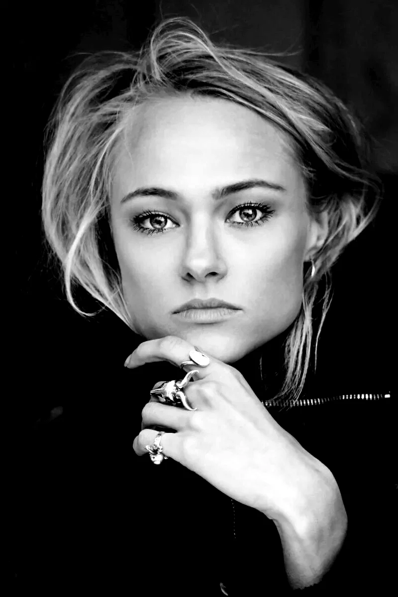  Jessica Madsen