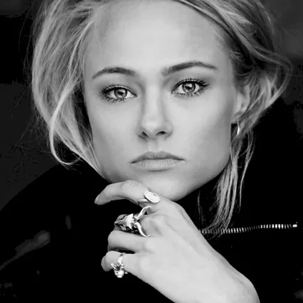  Jessica Madsen