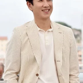 Photo star : Lee Sun-kyun