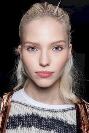  Sasha Luss photo