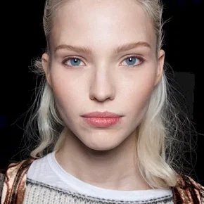 Photo star :  Sasha Luss