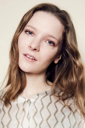  Morfydd Clark photo