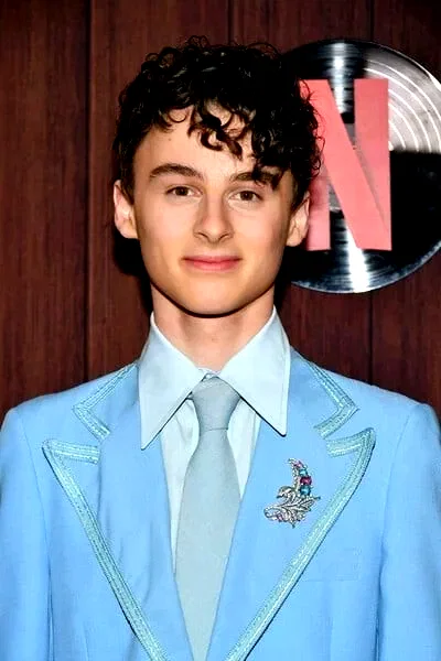 Wyatt  Oleff