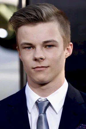  Nicholas Hamilton photo