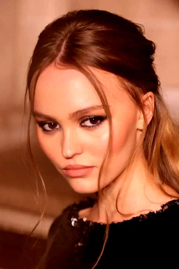  Lily-Rose Depp