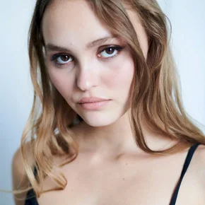 Photo star :  Lily-Rose Depp