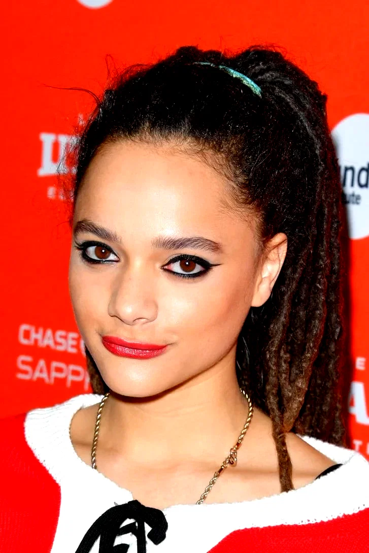  Sasha Lane