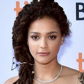  Sasha Lane