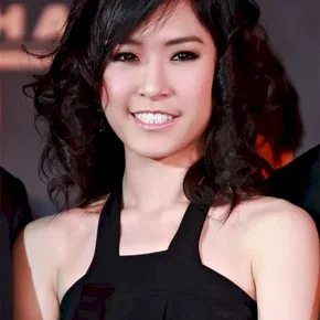 Photo star : JeeJa Yanin