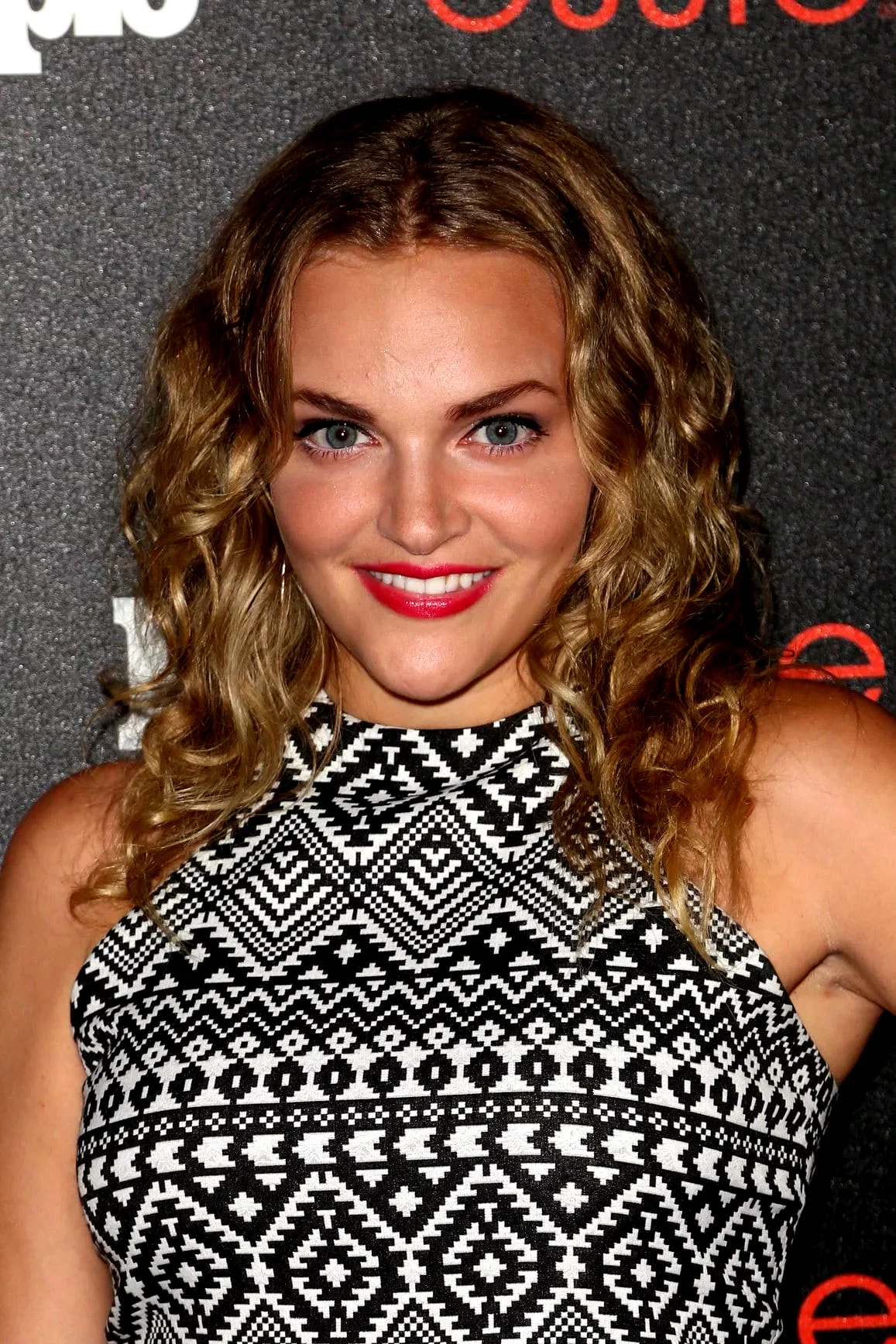  Madeline Brewer