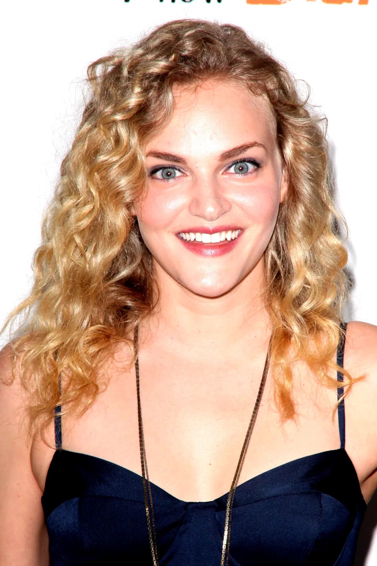  Madeline Brewer