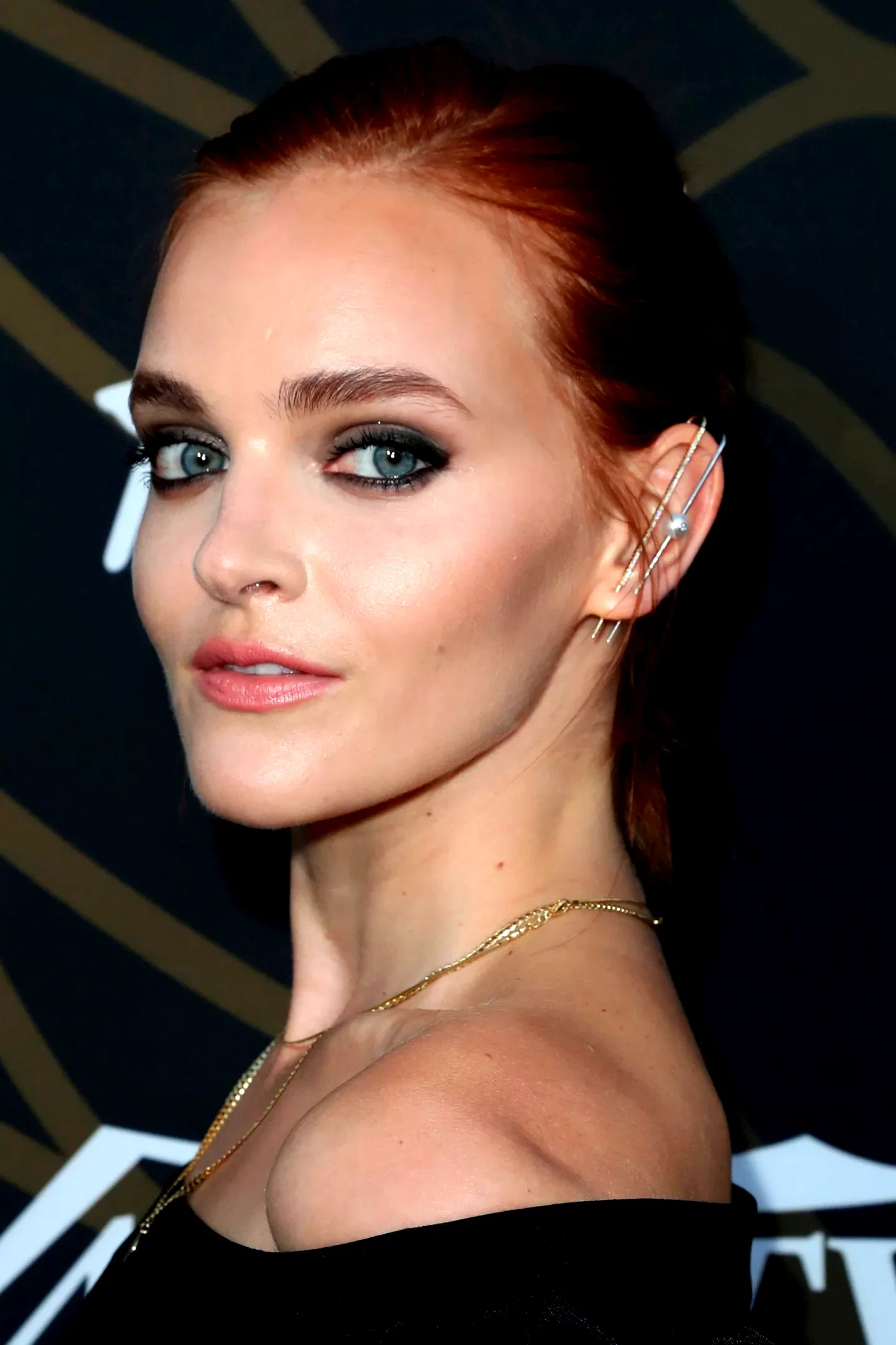  Madeline Brewer