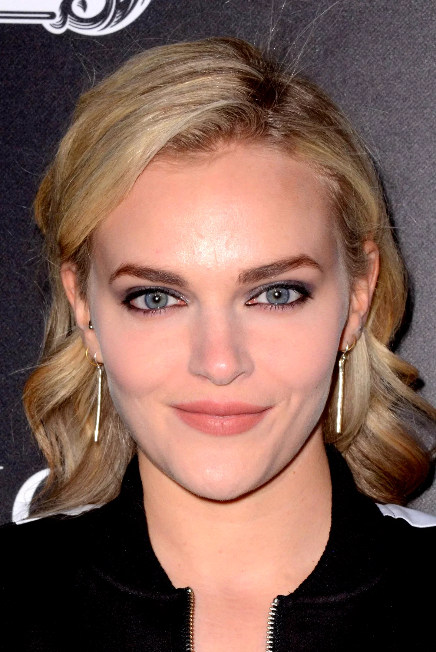 Madeline Brewer