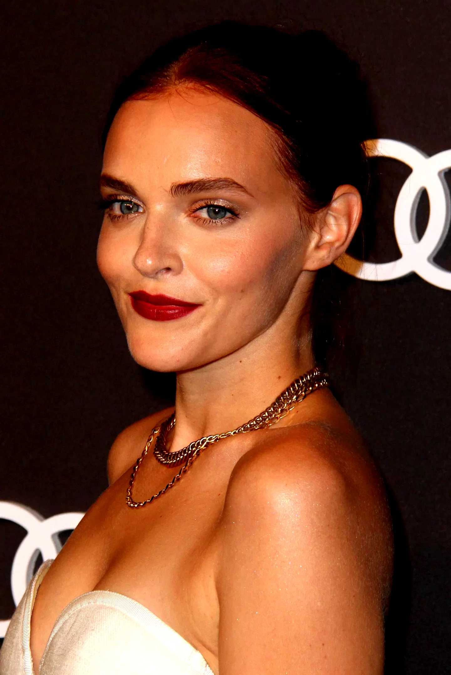  Madeline Brewer