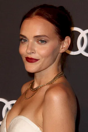  Madeline Brewer photo