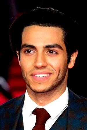  Mena Massoud
