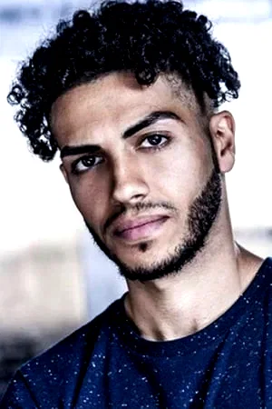  Mena Massoud