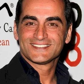 Photo star : Navid Negahban