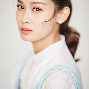 Photo star :  Qu Jingjing
