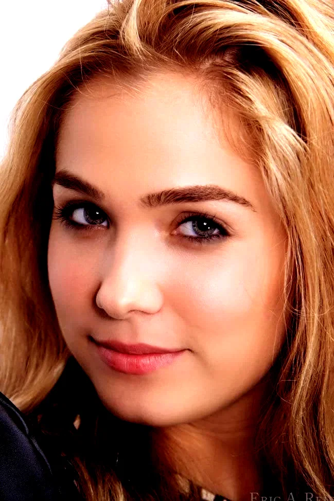 Haley Lu Richardson