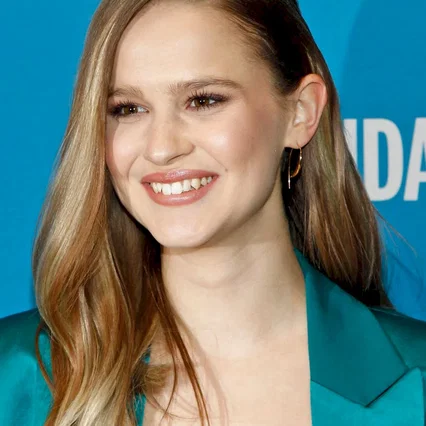  Clara Rugaard