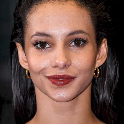  Francesca Hayward