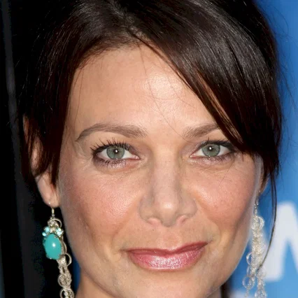  Meredith Salenger