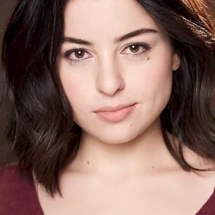  Katie Sarife