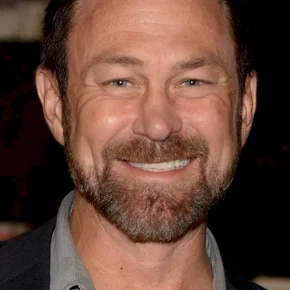 Photo star : Grant Bowler
