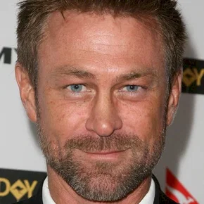 Photo star : Grant Bowler