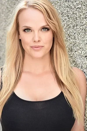  Clare Filipow