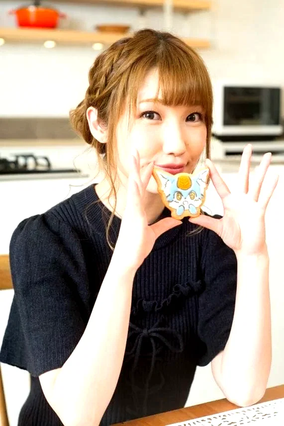  Aya Uchida