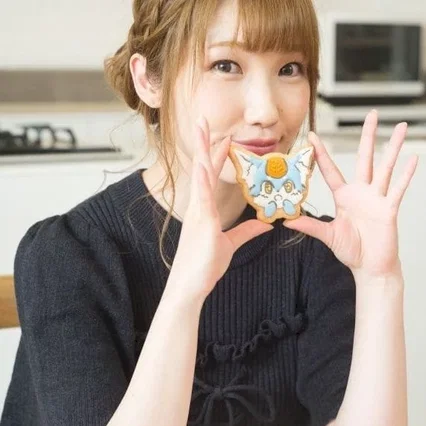  Aya Uchida