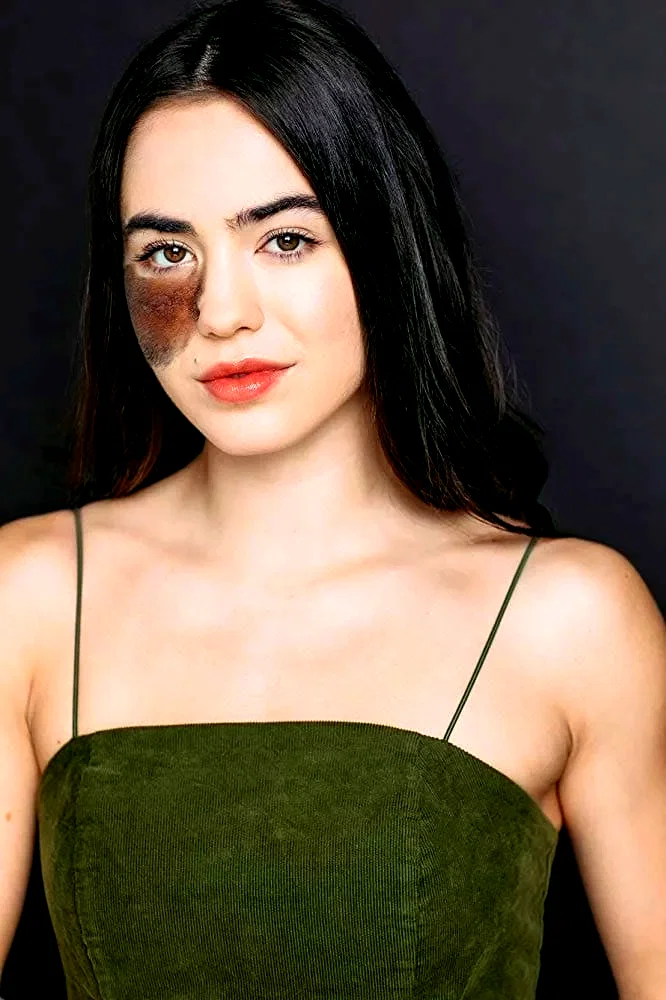  Cassandra Naud