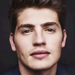 Photo star : Gregg Sulkin