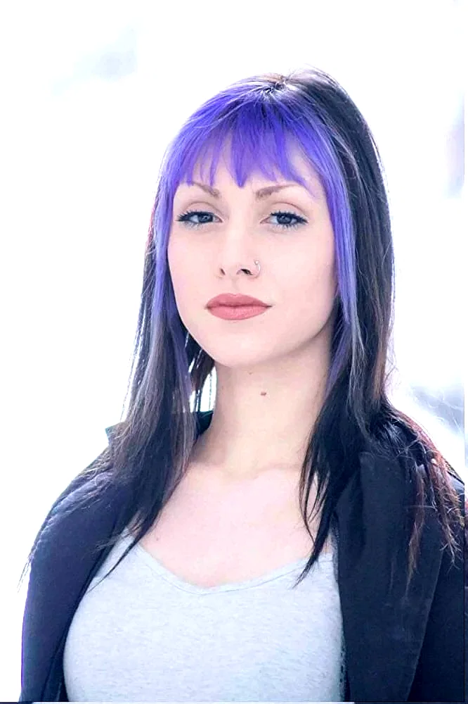  Lovina Yavari