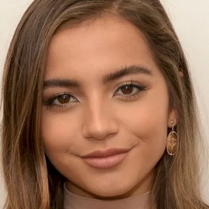  Isabela Merced
