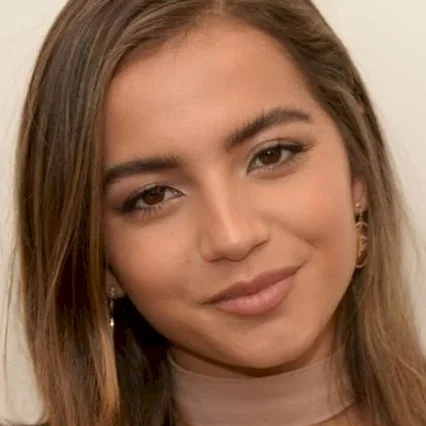  Isabela Merced